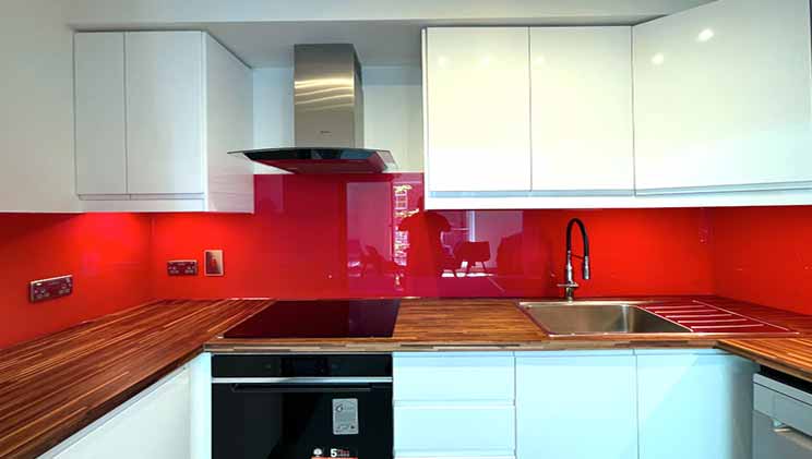 نصب شیشه بین کابینت